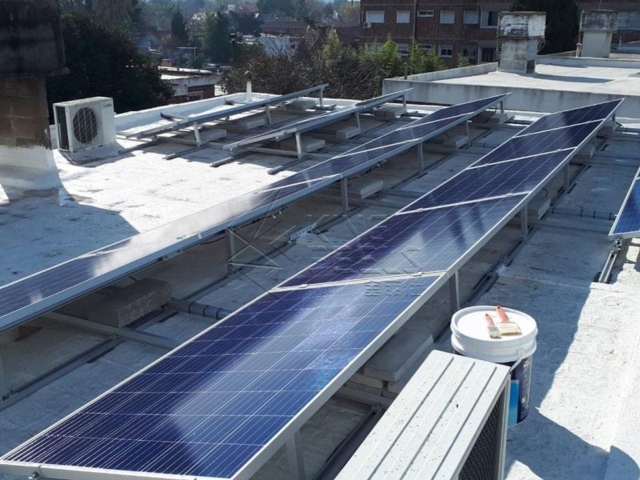 تركيب الألواح الشمسية ذات السقف المسطح القابل للتعديل